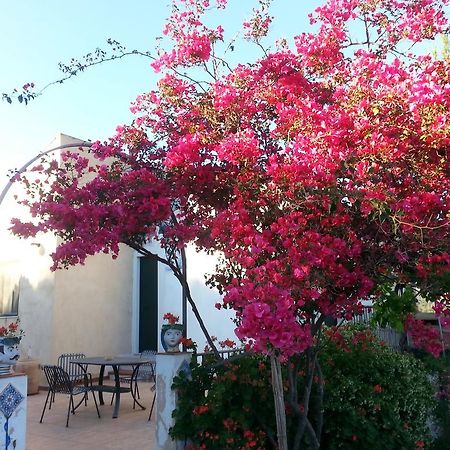B&B La Casa Dell'Artista Assoro Екстер'єр фото