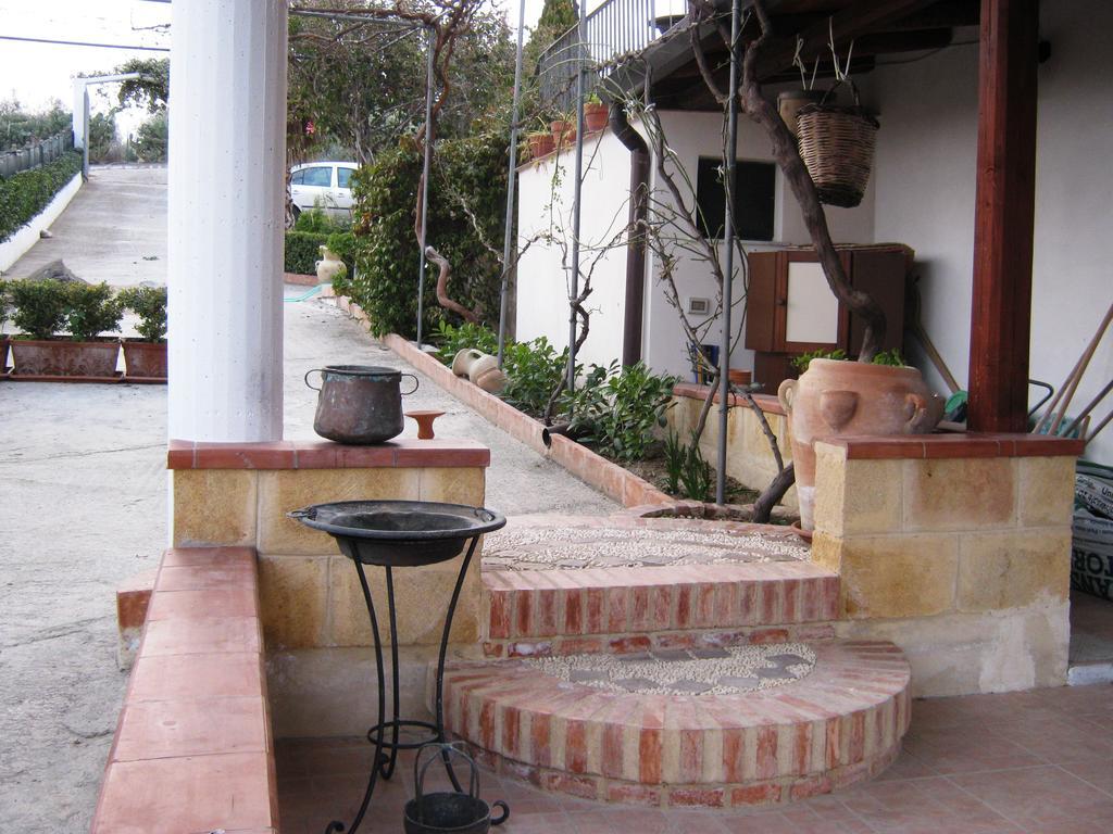 B&B La Casa Dell'Artista Assoro Екстер'єр фото