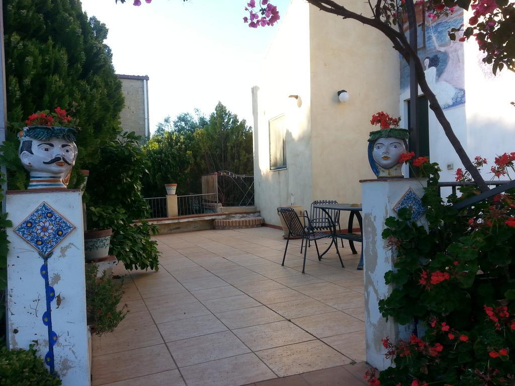B&B La Casa Dell'Artista Assoro Екстер'єр фото