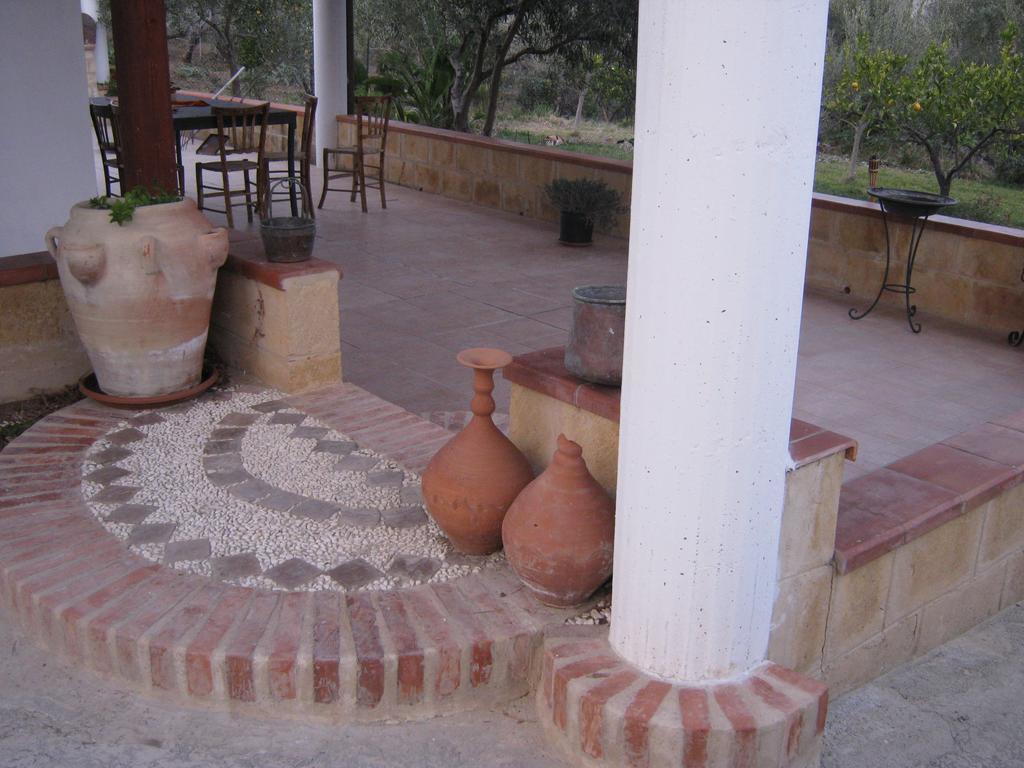 B&B La Casa Dell'Artista Assoro Екстер'єр фото